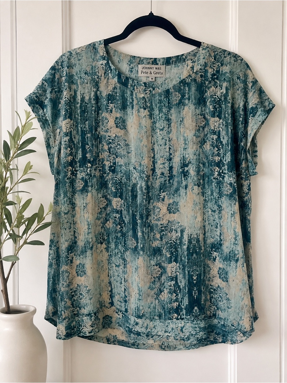 Johnny Was Pete & Greta Silk Blouse Blue Cream Abstract Print Top M - Picture 2 of 8
